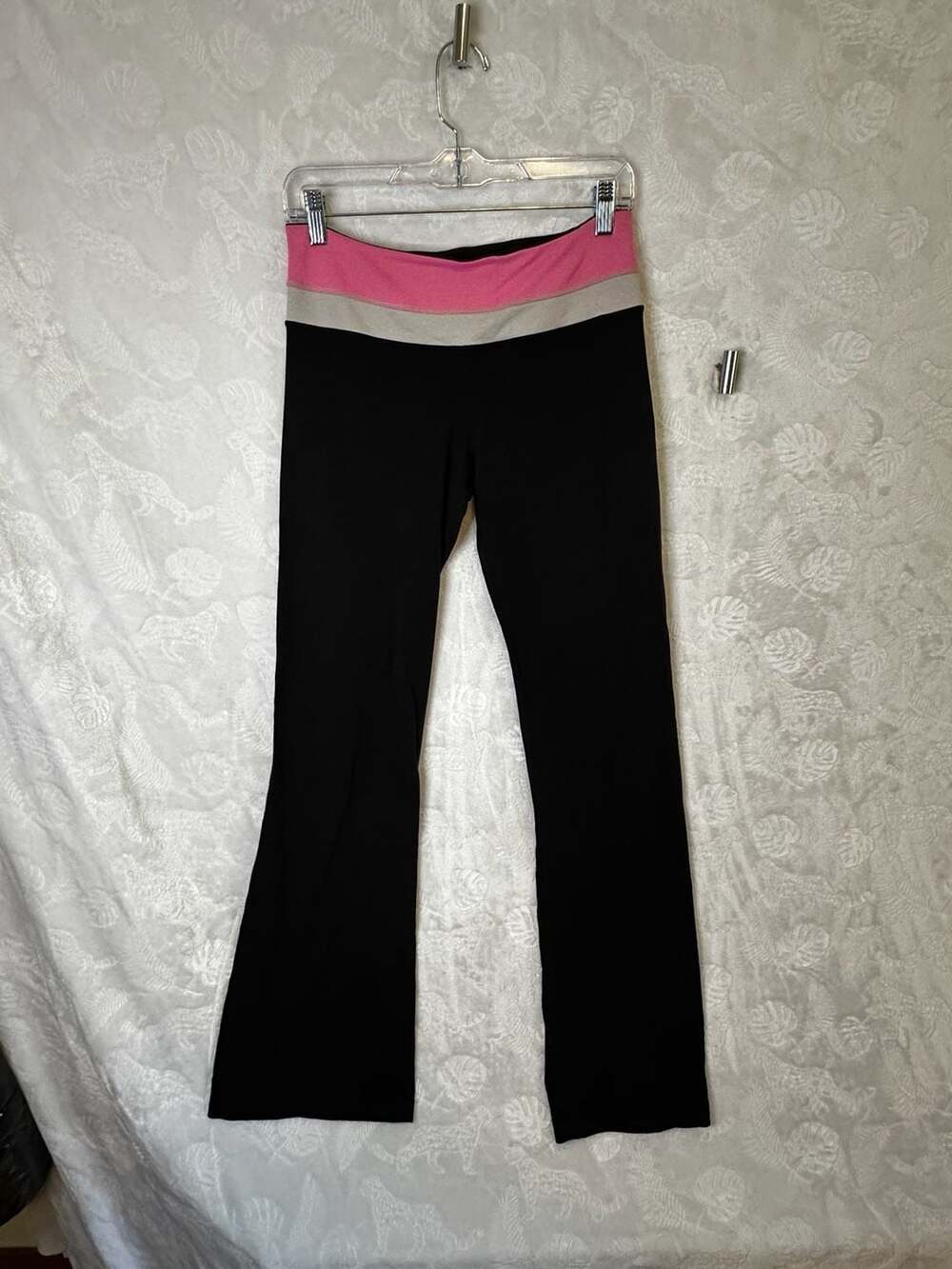 Lululemon Groove Pant Flare Yoga Leggings Black Pink Size 6